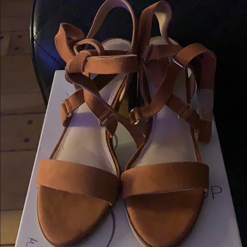 Shoes - Picture 3 of 4